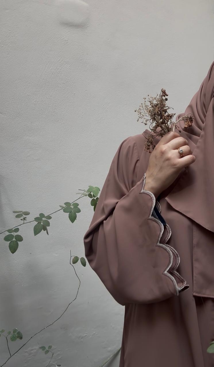 Dusty rose Abaya